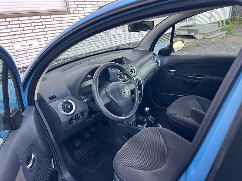 Second-hand Citroën C3 Comfort 60 CP (44 kW) 2006 Albastru Hatchback