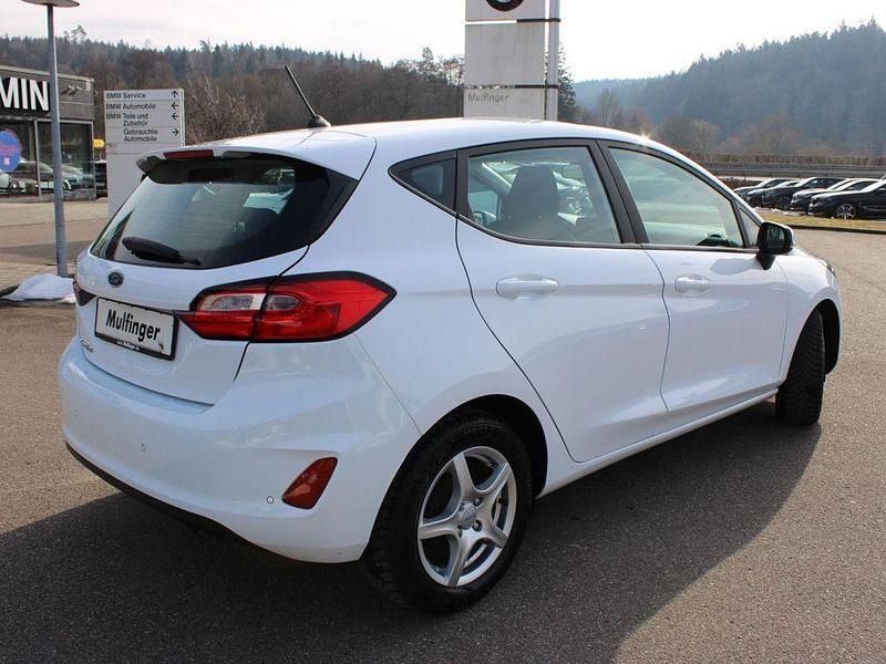 Gebraucht Ford Fiesta Cool & Connect 101 PS (74 kW) 2022 Weiß Limousine