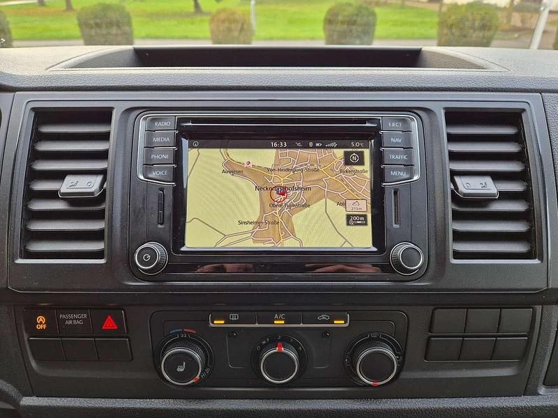 Gebraucht VW Transporter 102 PS (75 kW) 2018 Candyweiß Van