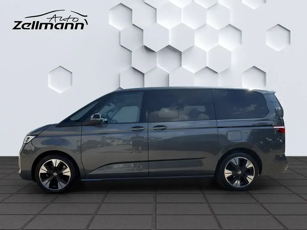 Gebraucht VW Multivan Life 150 PS (110 kW) 2025 Grau Van / Kleinbus