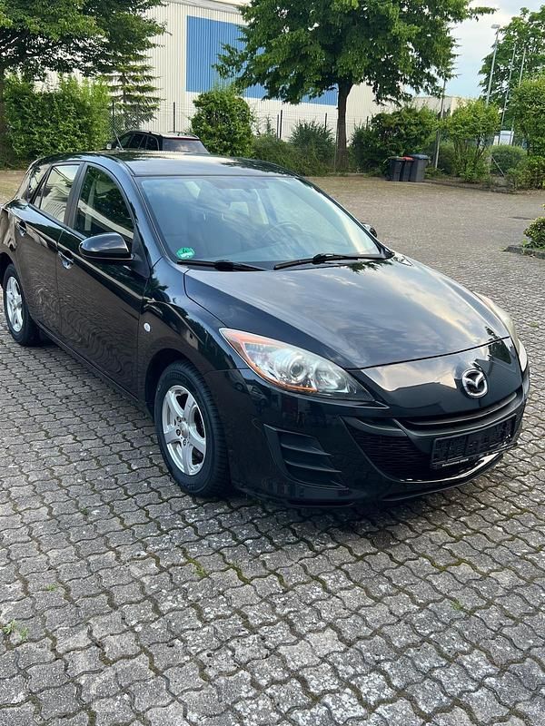 Schwarz Gebraucht 2011 Mazda 3 Limousine | 5.500 € (Etwas zu teuer) - Bild 1/4