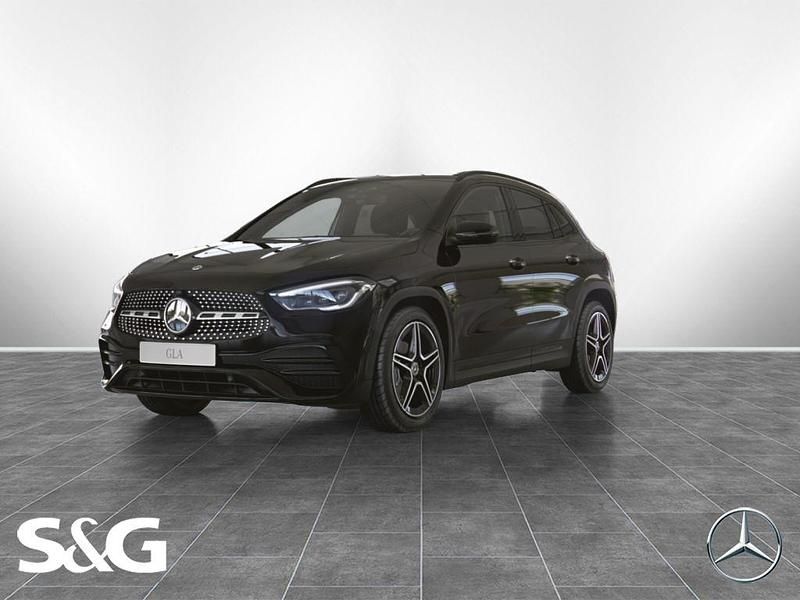 Unilack nachtschwarz Gebraucht 2021 Mercedes GLA180 AMG SUV | 31.490 € (Guter Preis) - Bild 1/4
