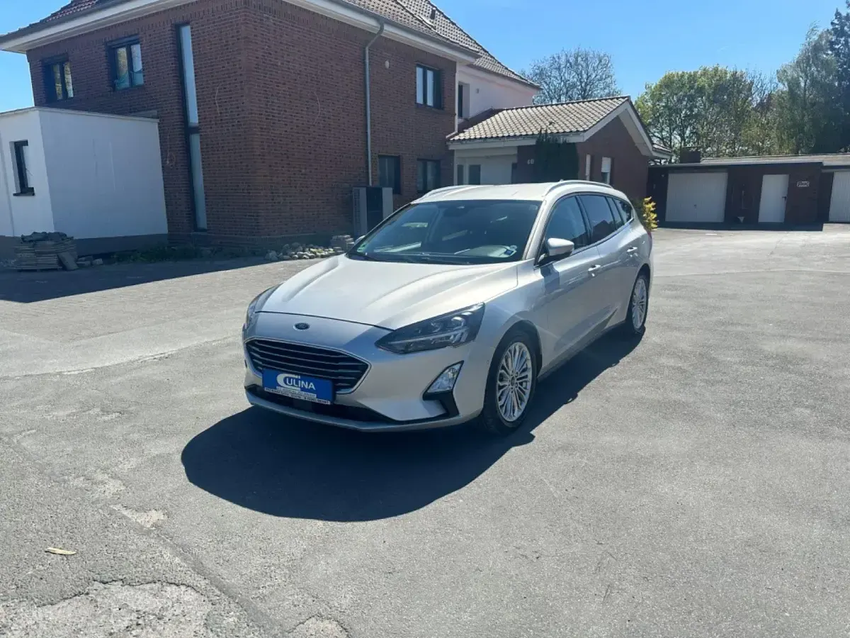 Usado Ford Focus Titanium 150 CV (110 kW) 2019 Plateado Familiar