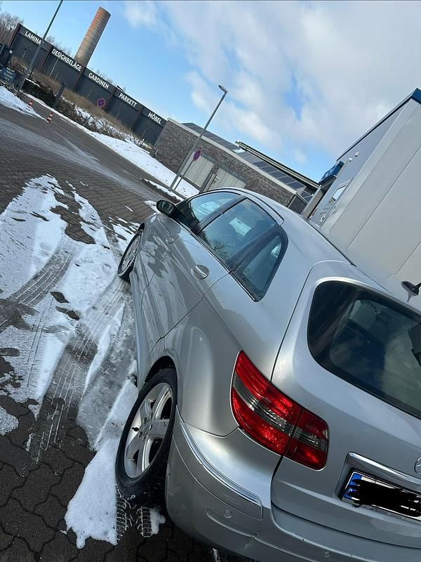 Gebraucht Mercedes B200 140 PS (102 kW) 2005 Silber Van / Kleinbus
