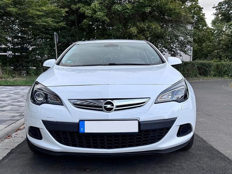 Gebraucht Opel Astra GTC 120 PS (88 kW) 2012 Weiß Limousine