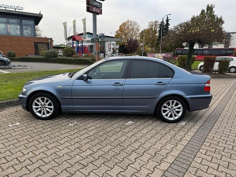 Gebraucht BMW 320 150 PS (110 kW) 2005 Andere farben Limousine