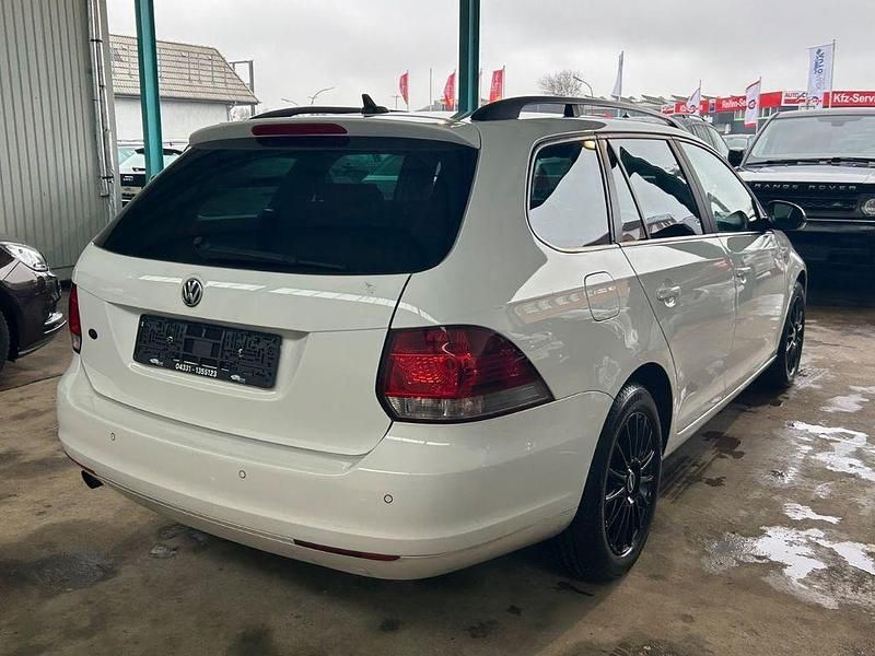 Gebraucht VW Golf VI Match 105 PS (77 kW) 2013 Weiß Kleinwagen