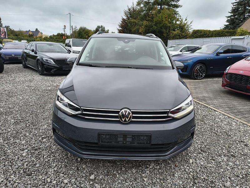 Grau Gebraucht 2021 VW Touran Highline Van / Kleinbus | 25.900 € (Superpreis) - Bild 1/4