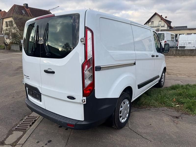 Gebraucht Ford Transit Custom 105 PS (77 kW) 2016 Weiß Van / Kleinbus