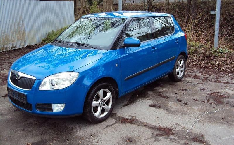 Gebraucht Skoda Fabia Style 86 PS (63 kW) 2010 Blau Limousine