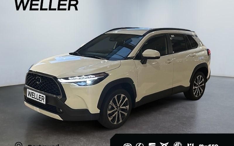 Weiss Neu 2024 Toyota Corolla Cross Team SUV | 33.560 € (Fairer Preis) - Bild 1/3