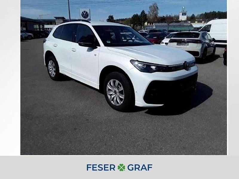 Oryxweiß perlmutteffekt Gebraucht 2024 VW Tiguan R-line SUV | 39.490 € (Fairer Preis) - Bild 1/4
