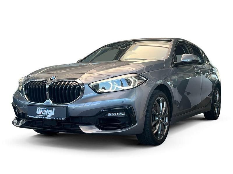 Grau Gebraucht 2023 BMW 120 Shadowline Kleinwagen | 26.238 € (Guter Preis) - Bild 1/4