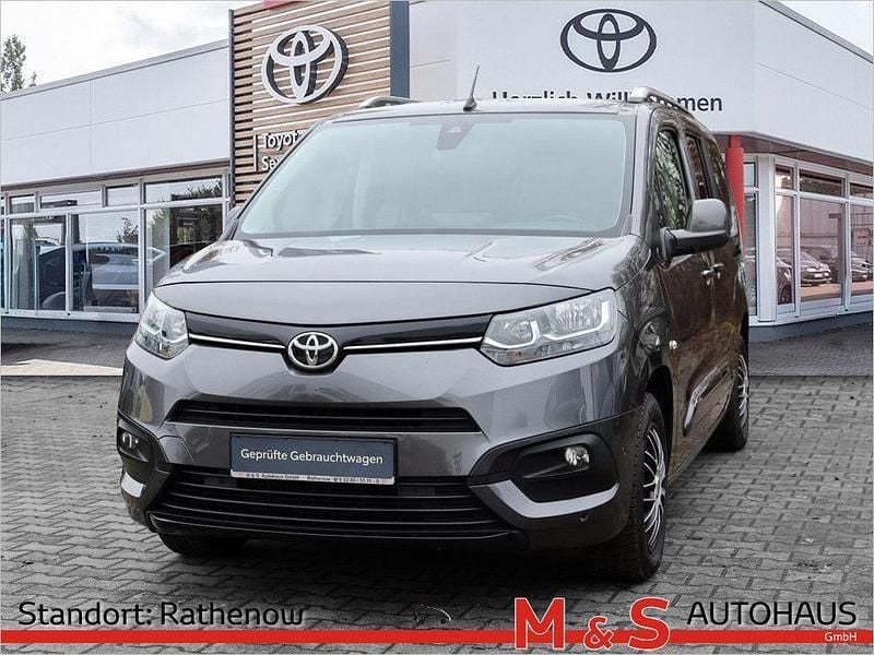 Basaltgrau Gebraucht 2021 Toyota Proace Verso City Kombi | 21.990 € (Teuer) - Bild 1/4
