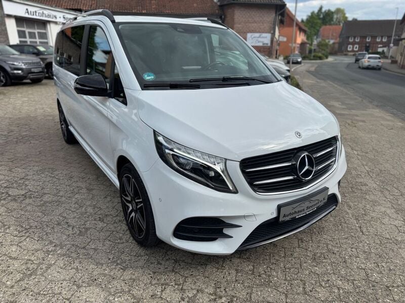 Bergkristallweiß metallic Gebraucht 2018 Mercedes V250 AMG line Van / Kleinbus | 40.990 € (Superpreis) - Bild 1/4