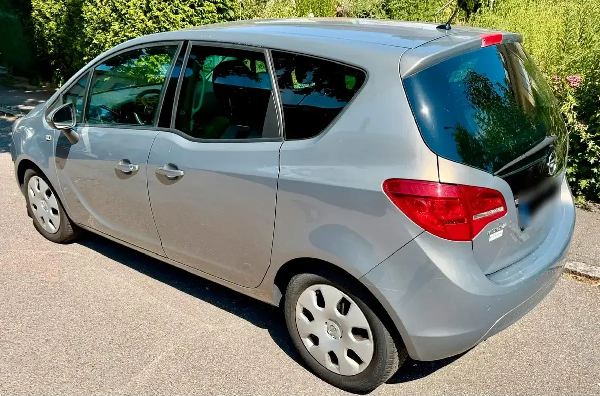 Gebraucht Opel Meriva 110 PS (80 kW) 2011 Grau Van / Kleinbus