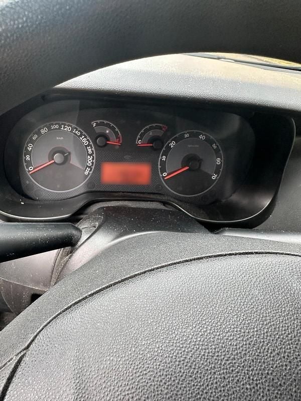 Gebraucht Fiat Linea 90 PS (66 kW) 2008 Grau Limousine