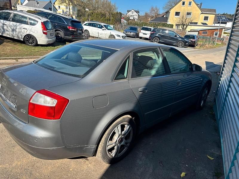 Gebraucht Audi A4 136 PS (100 kW) 2005 Limousine