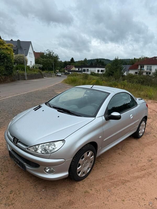 Silber Gebraucht 2004 Peugeot 206 CC Cabrio | 4.999 € - Bild 1/4