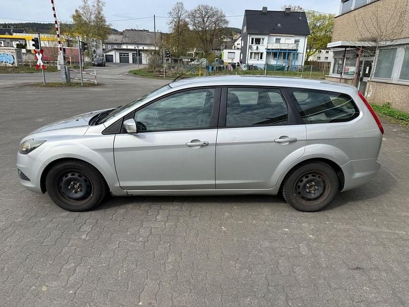 Second-hand Ford Focus Style 116 CP (85 kW) 2008 Argintiu Break