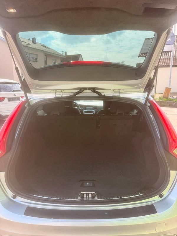 Gebraucht Volvo V60 136 PS (100 kW) 2014 Grau Kombi