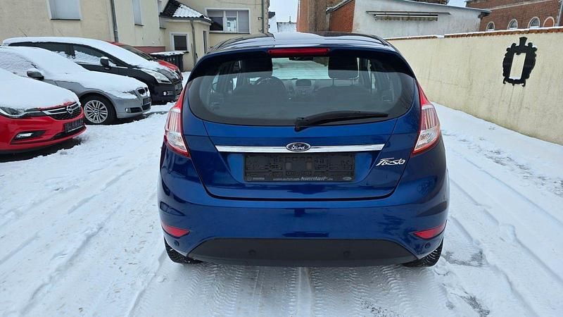 Gebraucht Ford Fiesta Titanium 80 PS (58 kW) 2016 Blau Kleinwagen