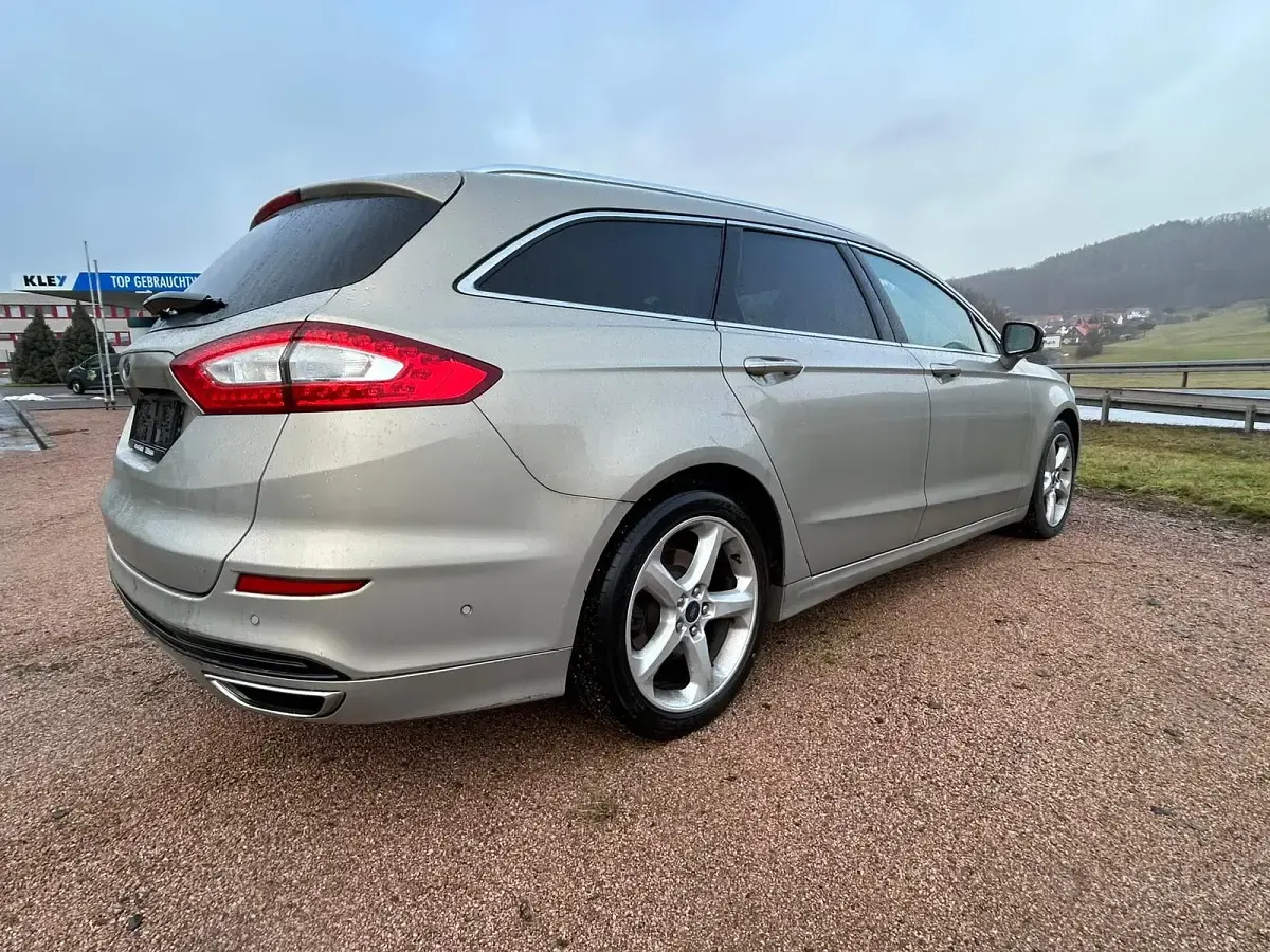 Gebraucht Ford Mondeo Titanium 210 PS (154 kW) 2015 Andere farben Kombi