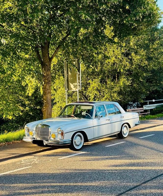 Weiß Gebraucht 1972 Mercedes S280 SE Limousine | 19.400 € - Bild 1/4