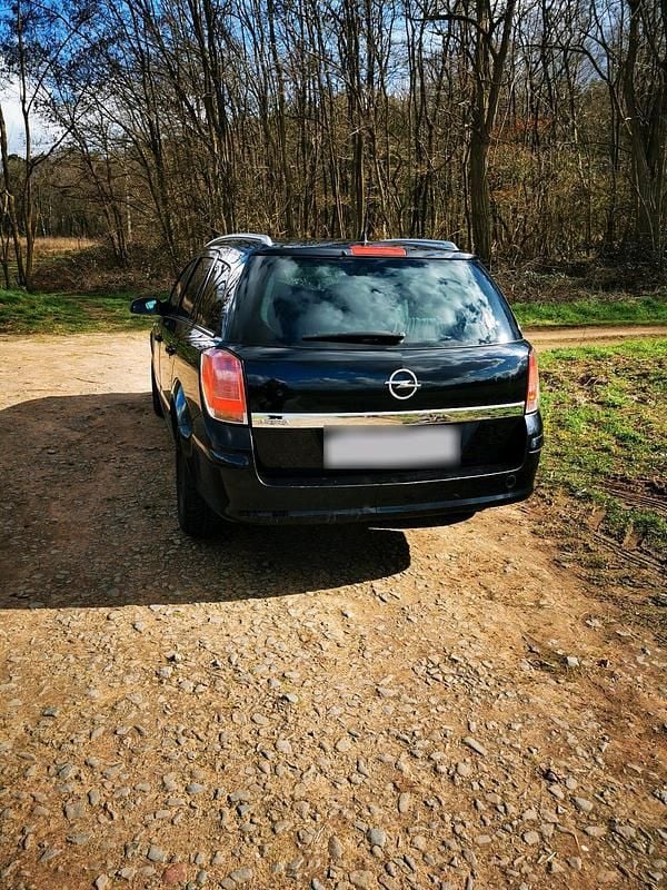 Gebraucht Opel Astra 105 PS (77 kW) 2005 Schwarz Kombi