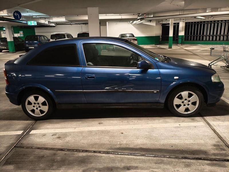 Gebraucht Opel Astra 125 PS (91 kW) 2002 Blau Limousine