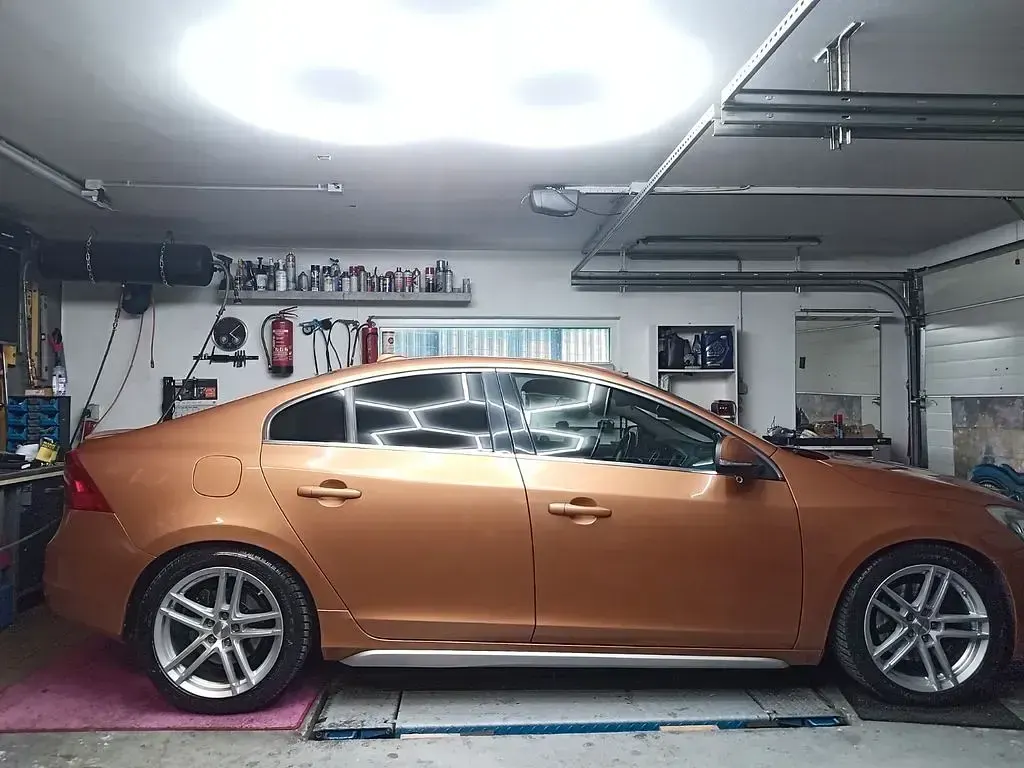 Gebraucht Volvo S60 330 PS (242 kW) 2010 Orange Limousine