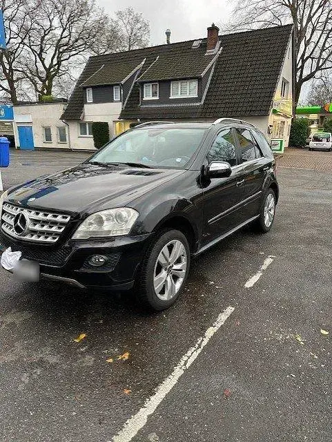 Second-hand Mercedes ML280 190 CP (139 kW) 2009 Negru SUV