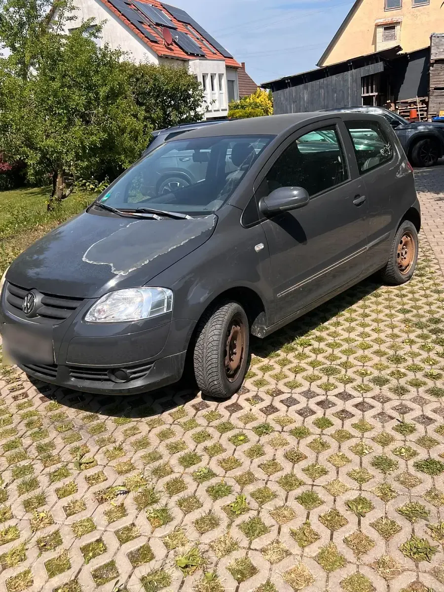 Gebraucht VW Fox 55 PS (40 kW) 2005 Grau Kleinwagen