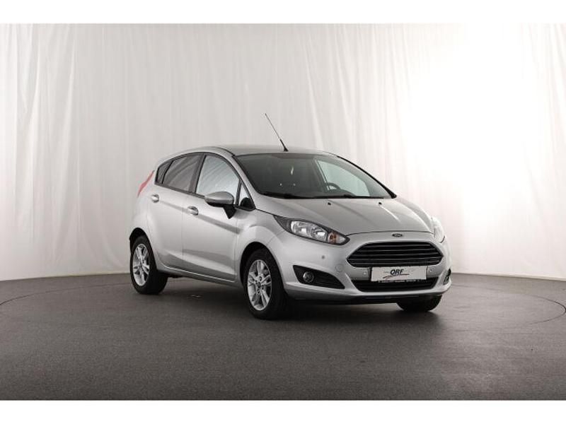 Gebraucht Ford Fiesta SYNC Edition 80 PS (58 kW) 2015 Silber Kleinwagen