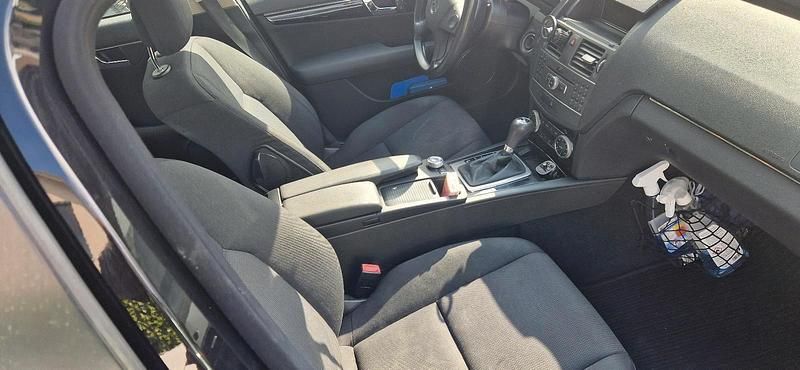 Gebraucht Mercedes C220 170 PS (125 kW) 2010 Schwarz Limousine