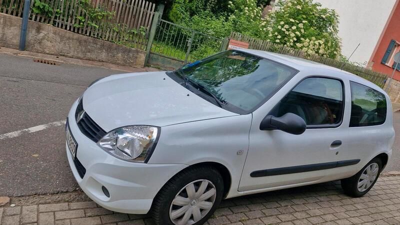 Weiß Gebraucht 2010 Renault Clio II Campus Kleinwagen | 3.499 € (Fairer Preis) - Bild 1/4