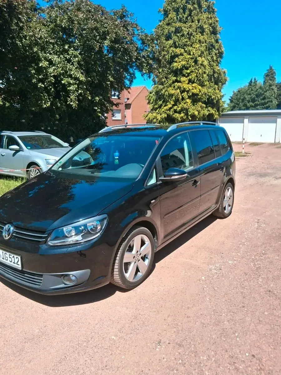 Gebraucht VW Touran Cup 140 PS (102 kW) 2014 Schwarz Van / Kleinbus