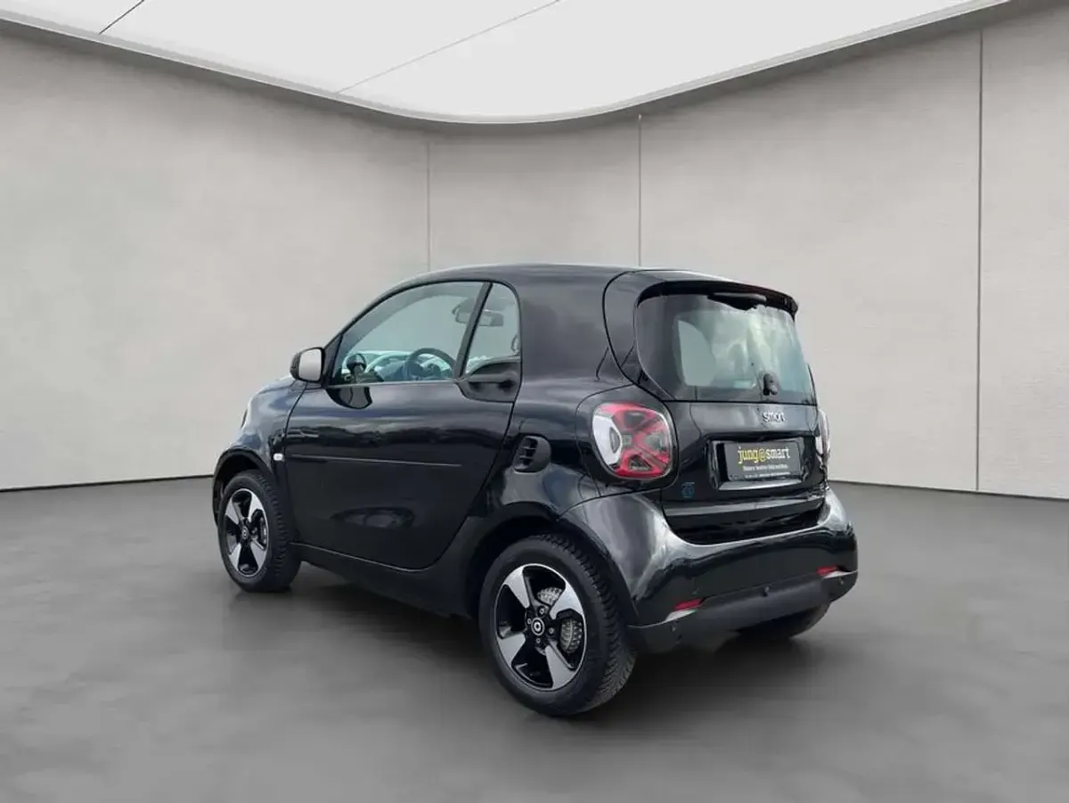 Gebraucht Smart ForTwo Coupé Passion Exclusive 60 kW (82 PS) 2024 Bodypanels in black Kleinwagen
