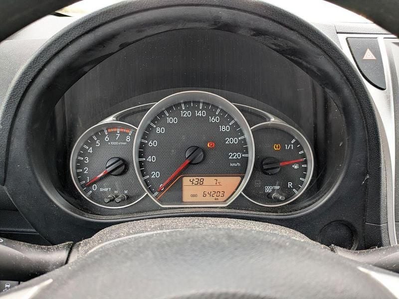 Gebraucht Toyota Verso-S 99 PS (72 kW) 2014 Weiß Van / Kleinbus