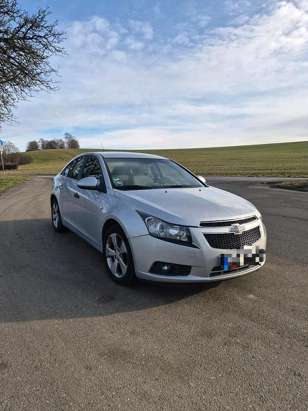 Silber Gebraucht 2010 Chevrolet Cruze Limousine | 2.500 € (Fairer Preis) - Bild 1/4