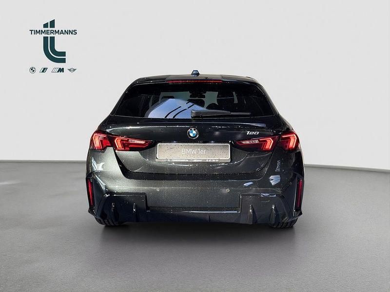Nowe BMW 120 Performance 170 KM (125 kW) 2026 Czarny Hatchback