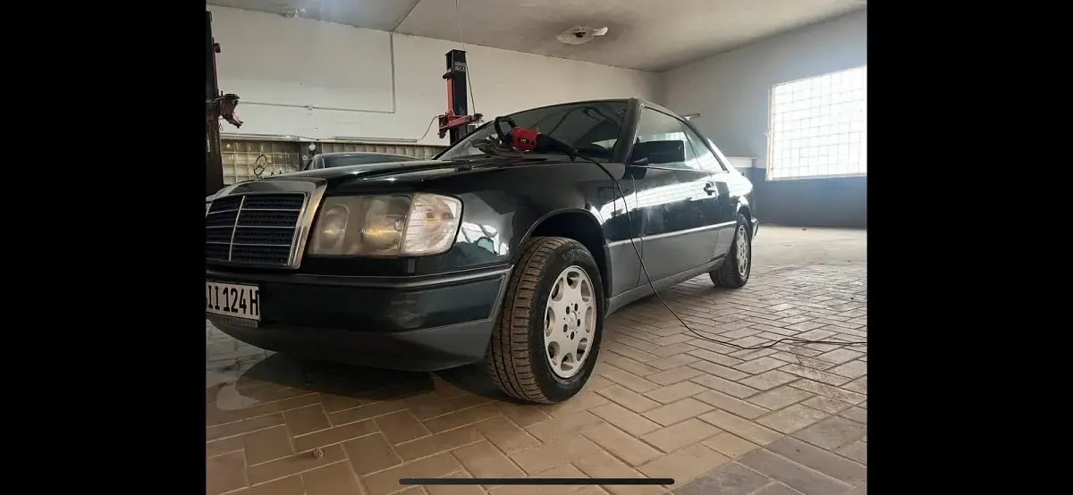 Gebraucht Mercedes 230 132 PS (97 kW) 1990 Schwarz Coupé