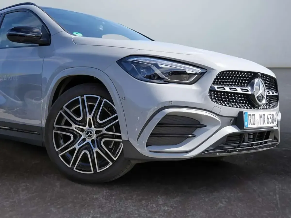 Gebraucht Mercedes GLA200 AMG 150 PS (110 kW) 2026 Manufaktur lack manufaktur alp SUV