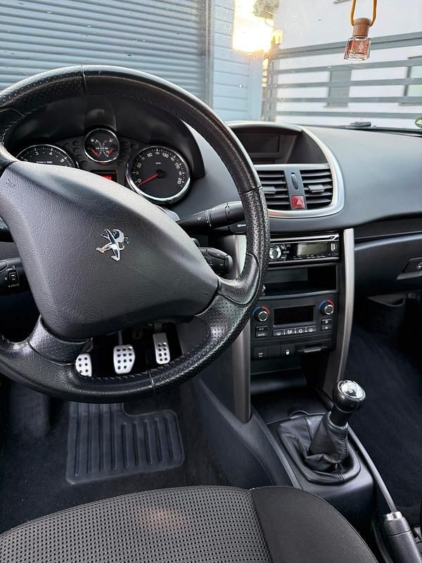 Gebraucht Peugeot 207 CC 120 PS (88 kW) 2012 Grau Cabrio