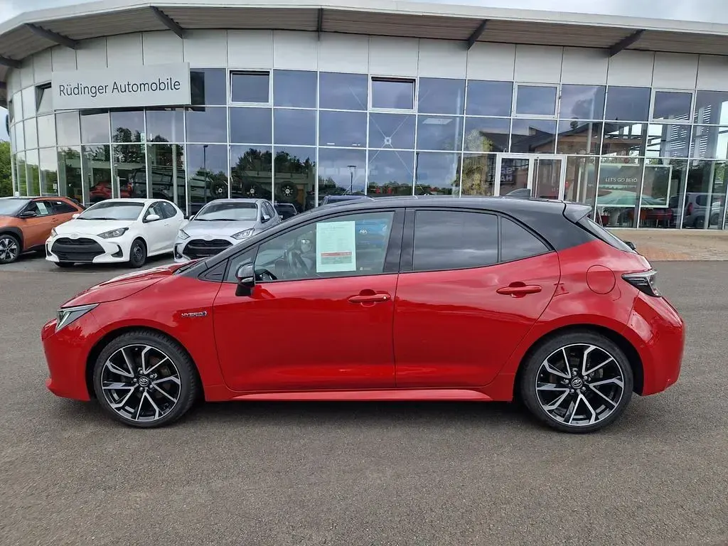 Gebraucht Toyota Corolla Lounge 184 PS (135 kW) 2019 Rot Limousine