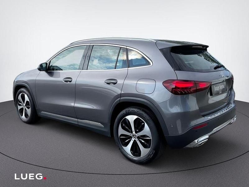 Gebraucht Mercedes GLA200 Progressive 163 PS (119 kW) 2024 Metalliclack mountaingrau SUV