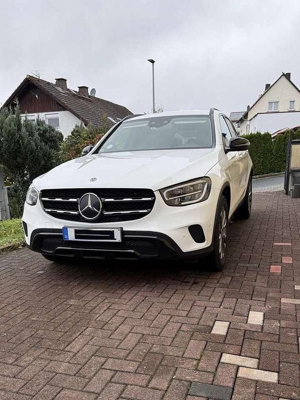 Gebraucht Mercedes GLC200 197 PS (144 kW) 2020 Weiß SUV
