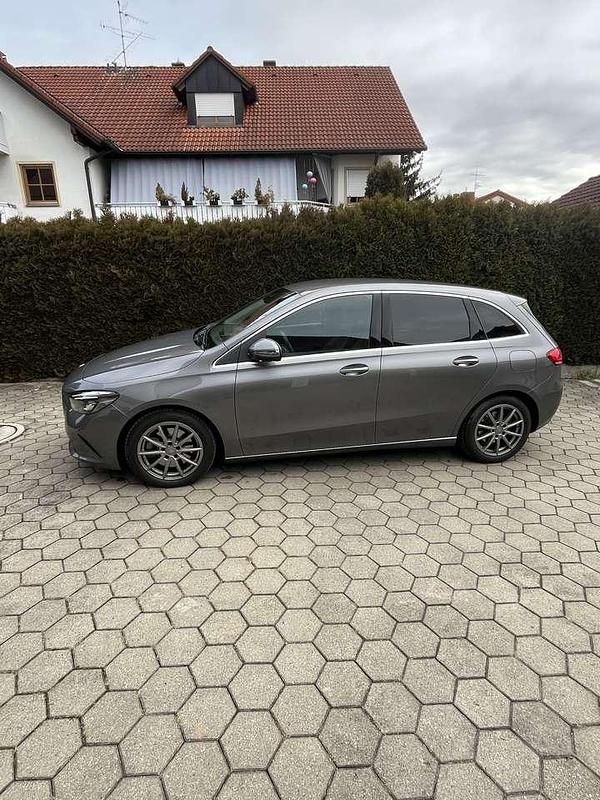 Gebraucht Mercedes B220 190 PS (139 kW) 2019 Grau Van / Kleinbus