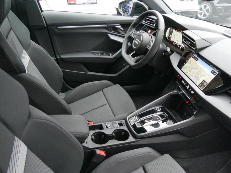 Używany Audi A3 Advanced 116 KM (85 kW) 2025 Czarny Sedan/Limuzyna
