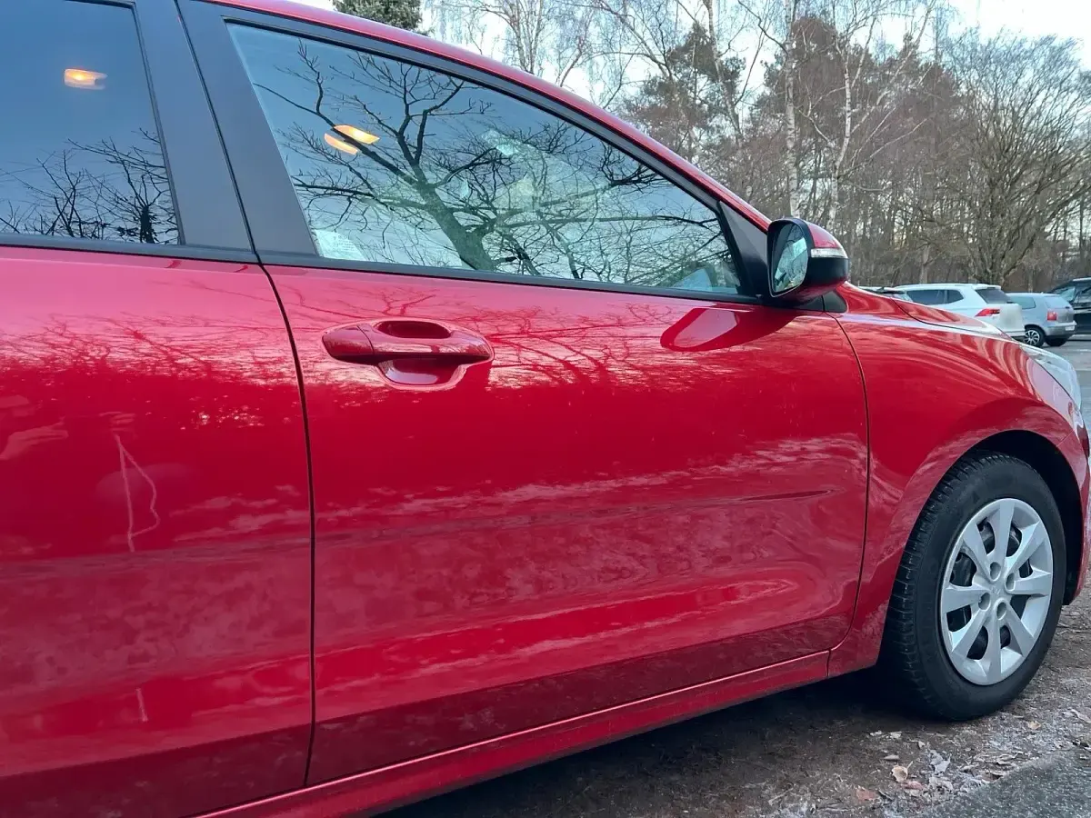 Gebraucht Kia Rio DREAM-TEAM Edition 99 PS (72 kW) 2017 Rot Kleinwagen